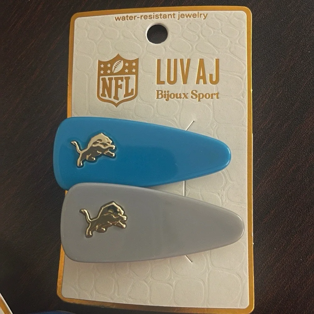 LUV AJ Bijoux Sport lot $30